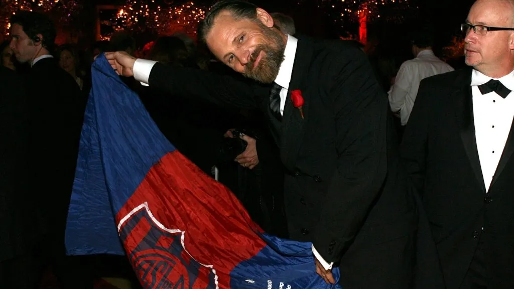 Actor Viggo Mortensen poses at the Governor’s Ball following the 80th Annual Academy Awards, held at The Highlands on February 24, 2008 in Hollywood, California. (Photo by Frazer Harrison/Getty Images)