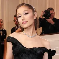 20 Quick Facts About Ariana Grande, from Nickelodeon to ‘Wicked’