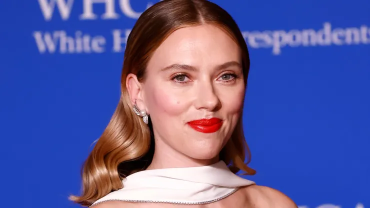 Scarlett Johansson attends the 2024 White House Correspondents' Dinner at The Washington Hilton.