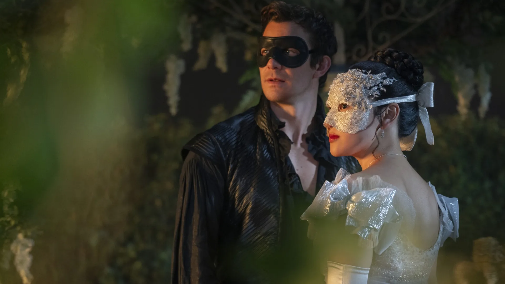 Luke Thompson and Yerin Ha in Bridgerton, Season 4. (Source: IMDb)