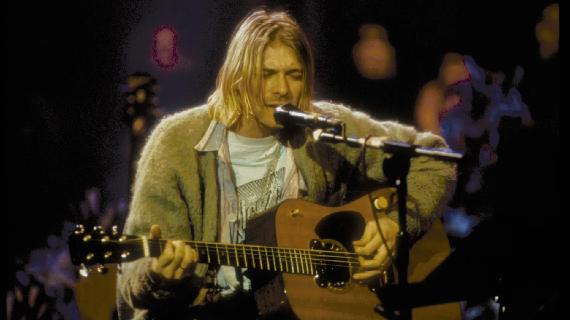 Kurt Cobain in MTV Unplugged (Source: IMDb)