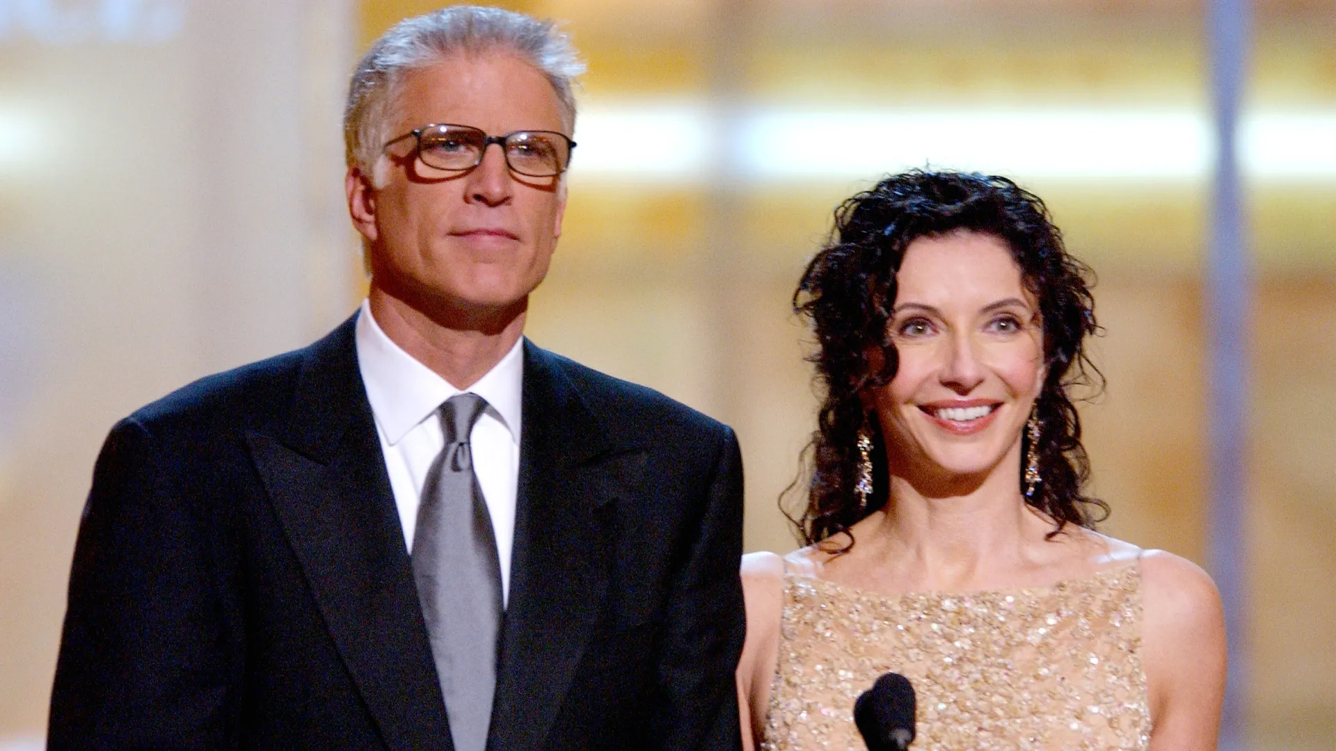 Ted Danson and Mary Steenburgen in 2002 (Source: Vince Bucci/Getty Images)