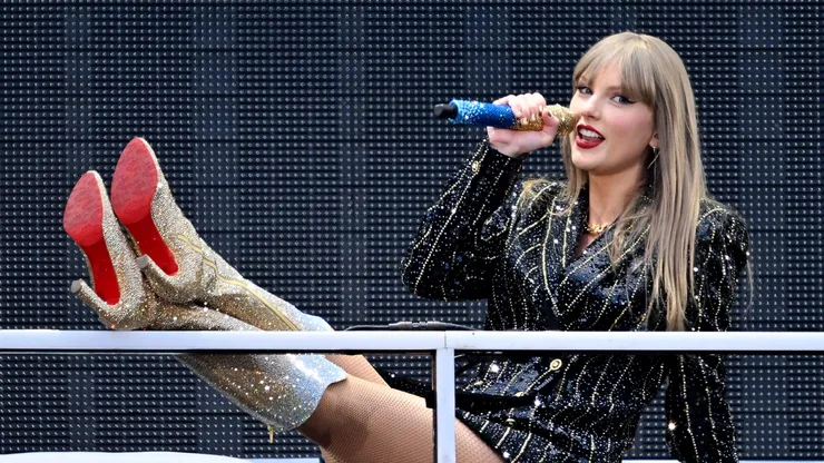 Taylor Swift performs on stage during the "Taylor Swift | The Eras Tour" at Wembley Stadium.