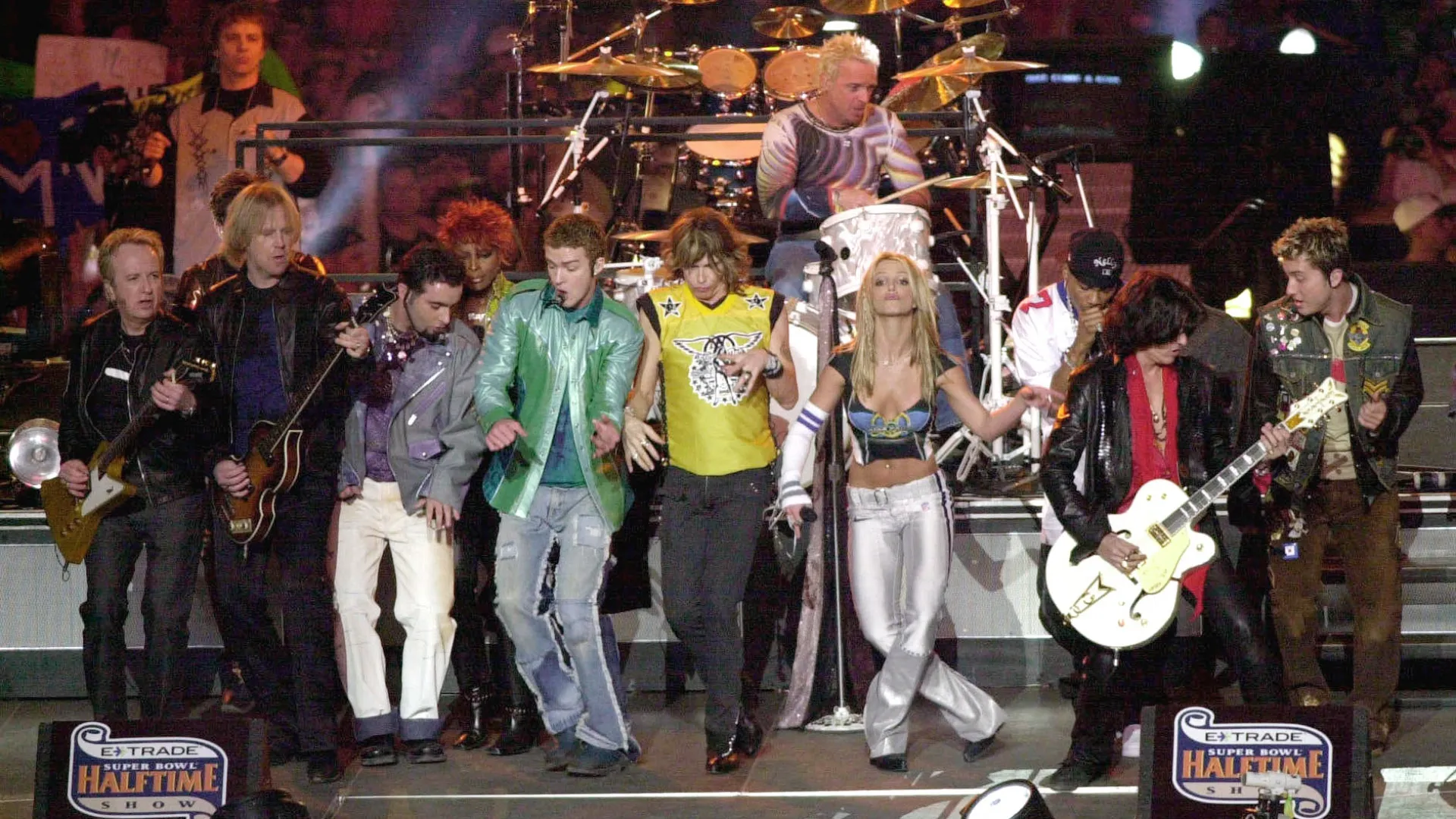 ”NSYNC, Aerosmith and Britney Spears all perform during the halftime show for Super Bowl XXXV January 28, 2001 at the Raymond James Stadium in Tampa, FL. (Photo byDoug Pensinger/ALLSPORT)