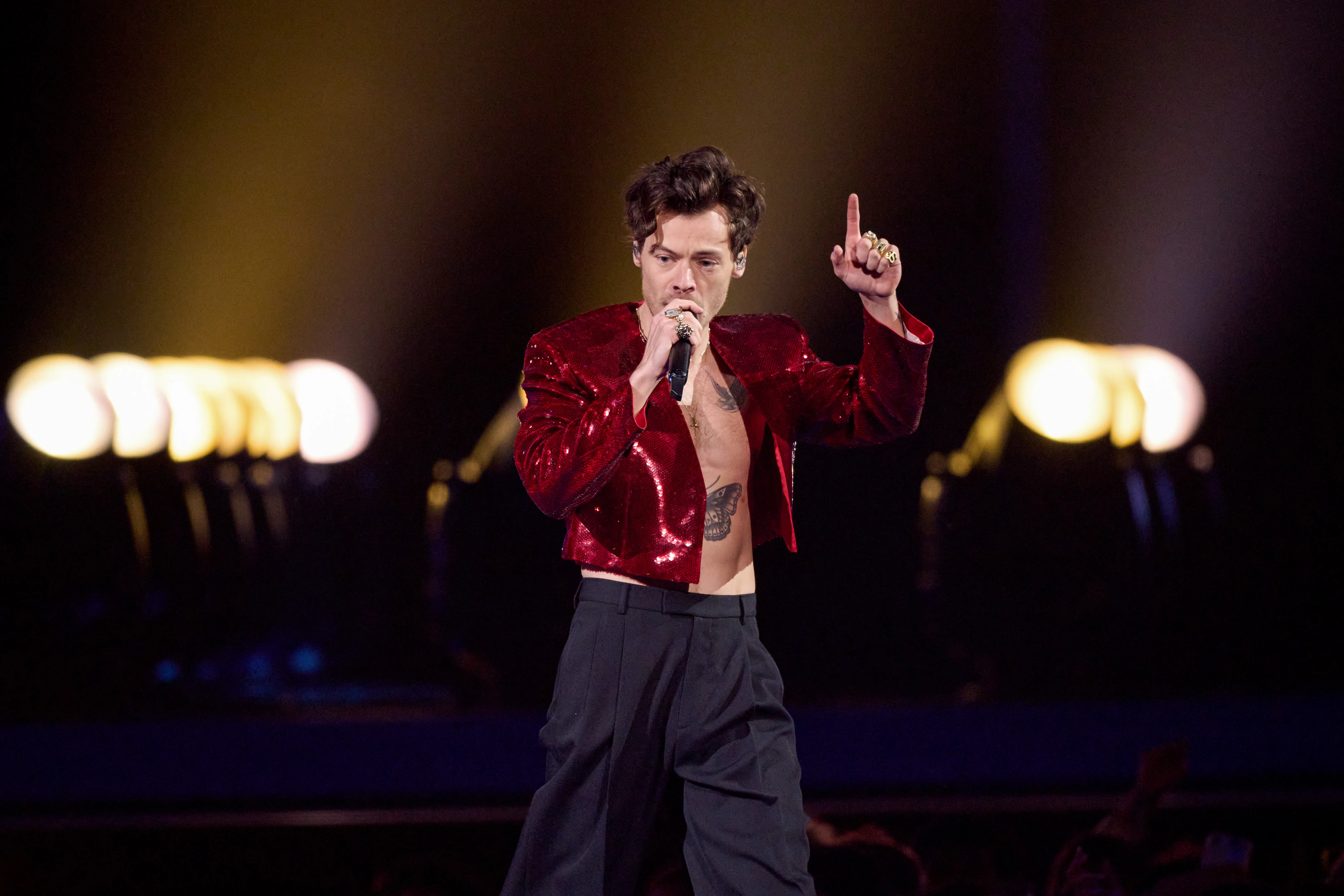 LONDON, ENGLAND – FEBRUARY 11: EDITORIAL USE ONLY: Harry Styles performs on stage during The BRIT Awards 2023 at The O2 Arena on February 11, 2023 in London, England. (Photo by Gareth Cattermole/Gareth Cattermole/Getty Images)