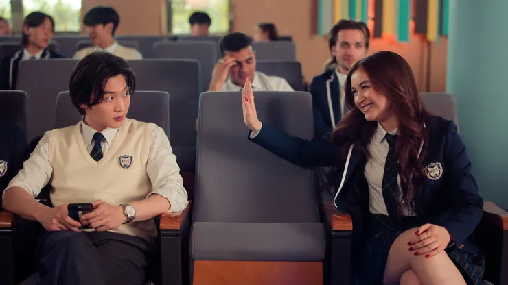 Sang Heon Lee and Anna Cathcart in XO, Kitty.