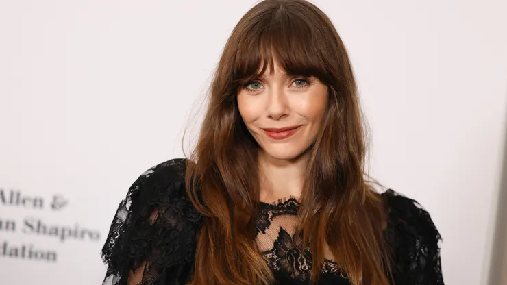 Elizabeth Olsen attends YES Scholars 25th Anniversary Gala on September 04, 2025 in Los Angeles, California.