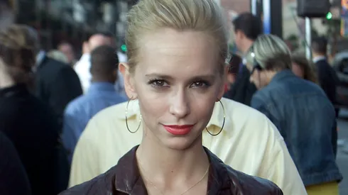 Actress Jennifer Love Hewitt arrives for the Rush Hour 2 Premiere held at the Mann's Chinese Theatre.