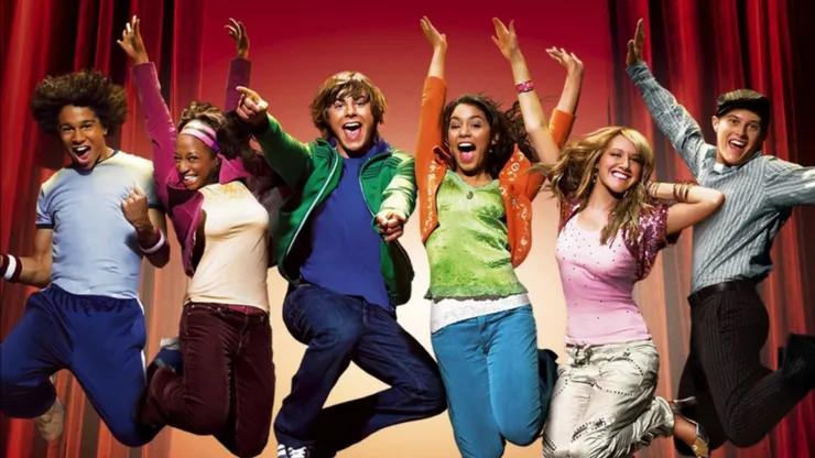 Corbin Bleu, Monique Coleman, Ashley French, Vanessa Hudgens, Zac Efron, and Lucas Grabeel in High School Musical (2006)