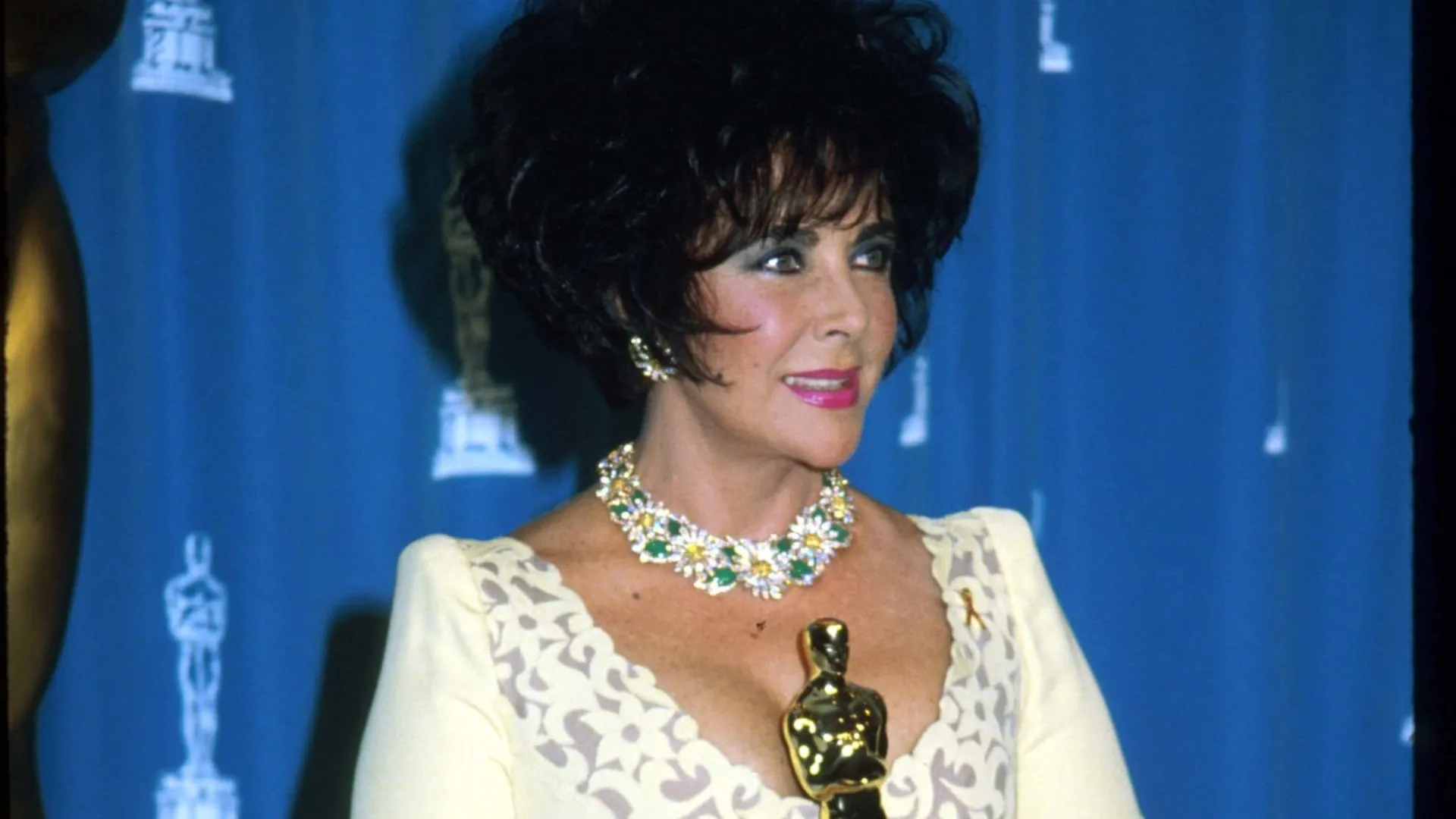 Elizabeth Taylor at an event for 65th Annual Academy Awards in 1993 (Source: IMDb)