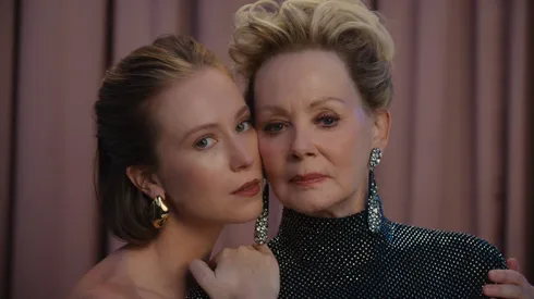 Jean Smart and Hannah Einbinder in Hacks.