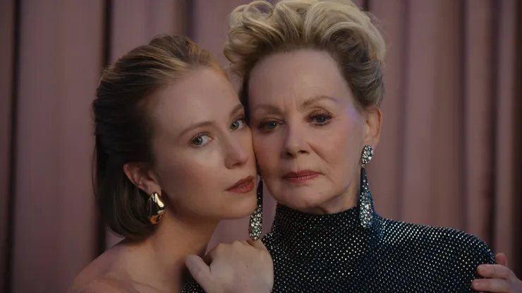 Jean Smart and Hannah Einbinder in Hacks.