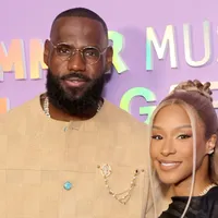 10 Stars Who Married Their High School Sweethearts (And Are Still Together)