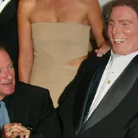10 Celebrity Pairs Who Were Roommates Before They Became Famous