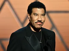 Lionel Richie Slams Stars Who “Don’t Like People” Amid Chappell Roan Drama