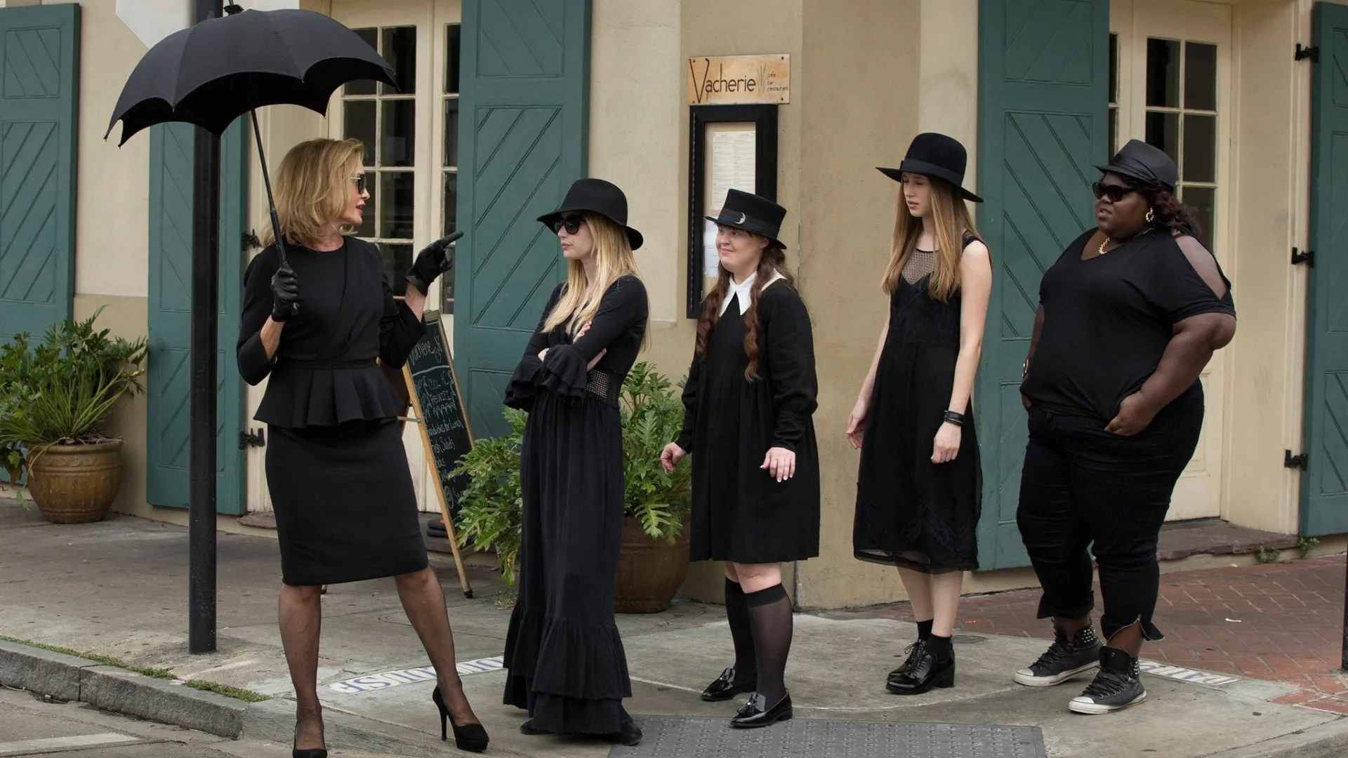 Jessica Lange, Emma Roberts, Gabourey Sidibe, Taissa Farmiga and Jamie Brewer in American Horror Story (Source: IMDb)