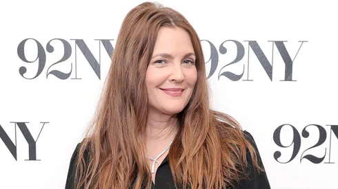Drew Barrymore poses before an In Conversation for Bertinelli's new book.