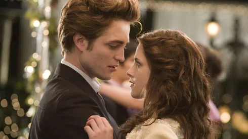 Robert Pattison and Kristen Stewart in 'Twilight' (2008)
