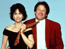 Sally Field Recalls Robin Williams’ Kind Gesture the Day Her Father Died While Filming ‘Mrs. Doubtfire’