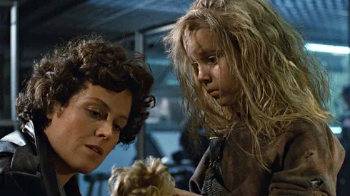 Sigourney Weaver and Carrie Henn.