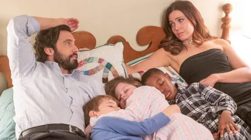 Mandy Moore and Milo Ventamiglia in 'This Is Us' (2016)