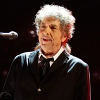 From Greenwich Village to Global Icon: How Bob Dylan Revolutionized Folk Music