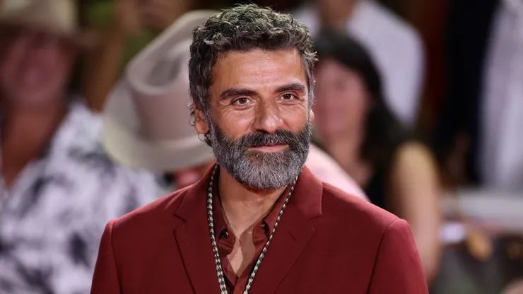 Oscar Isaac attends the Cartier Glory To The Filmmaker Award 2025 and the "In the Hand of Dante" red carpet during the 82nd Venice International Film Festival.