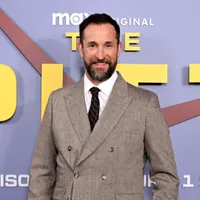 The Doctor Is In: Celebrating Noah Wyle’s 55th Birthday and His Award-Winning Triumph in ‘The Pitt’