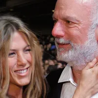 Jennifer Aniston Pays Tribute to Friends Director James Burrows: “He Was a Father Figure to Me”