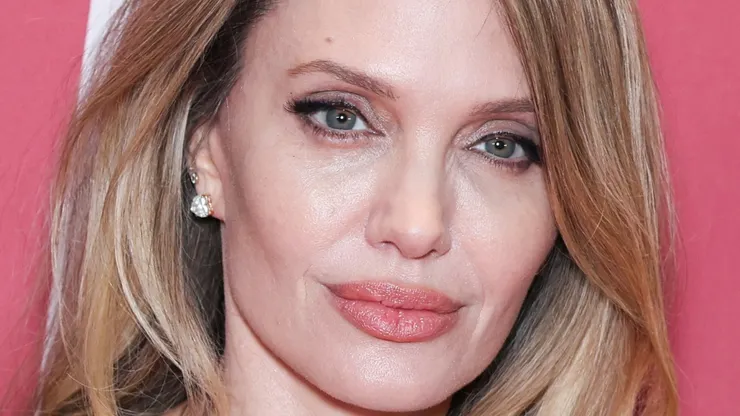 Angelina Jolie attends the "Coutures" Première at Pathe Palace.