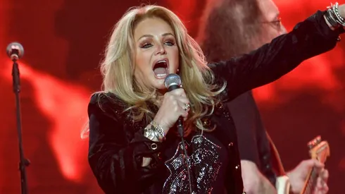 Bonnie Tyler.