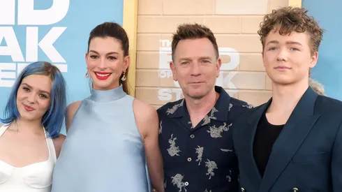 Maisy Stella, Anne Hathaway, Ewan McGregor and Christian Convery.