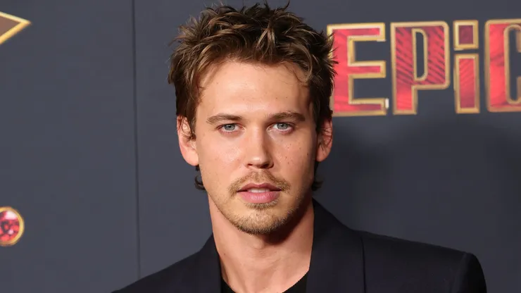 Austin Butler attends the Los Angeles Premiere of Baz Luhrmann's "EPiC: Elvis Presley In Concert" Presented by Neon at TCL Chinese Theatre on February 18, 2026 in Hollywood, California.