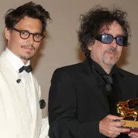 Celebrating Tim Burton’s 68th Birthday and His Legendary Partnership with Johnny Depp